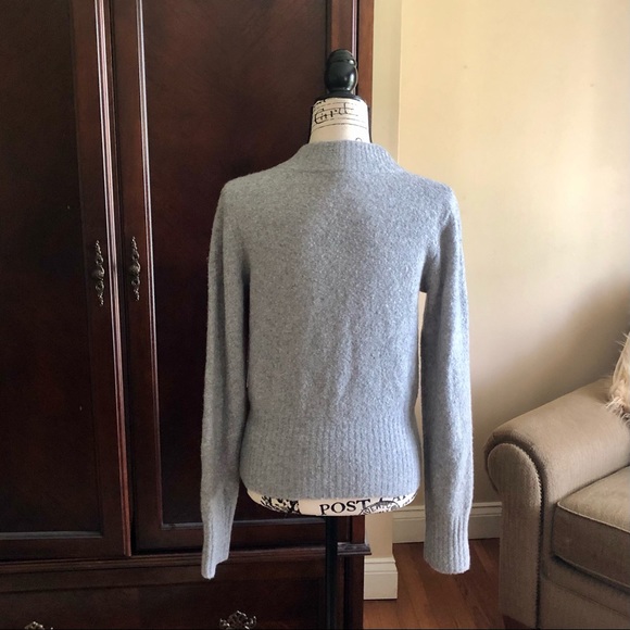 LEWIT—V-NECK SOFT, GRAY MERINO & CASHMERE BOUCLÉ SWEATER. SIZE MEDIUM & BNWT!! - Picture 9 of 13